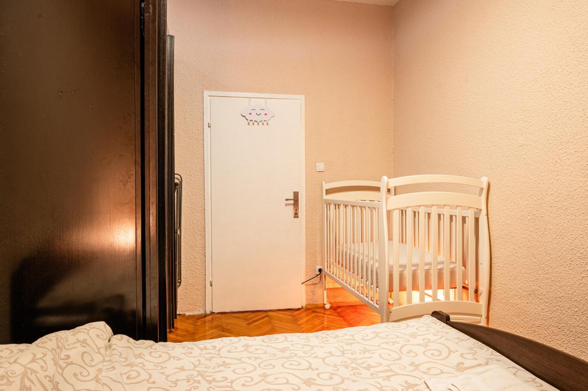 Cozy Apartment In City Center Belgrad Exteriör bild
