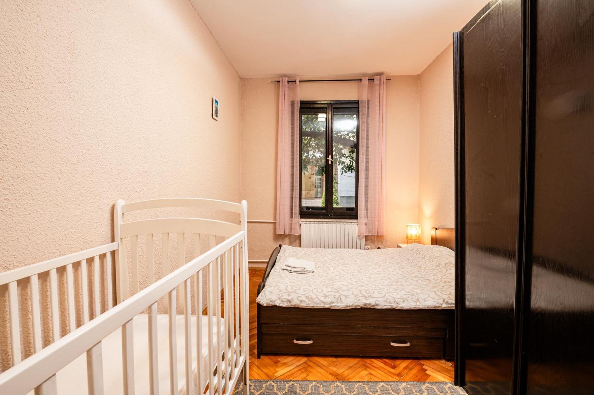 Cozy Apartment In City Center Belgrad Exteriör bild